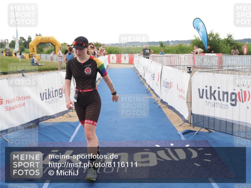 22.06.2025 - Viking Triathlon MichiJ http://msf.ph/oto/8116111 22.06.2025 16:26:47 Ziel 379 meine-sportfotos.de