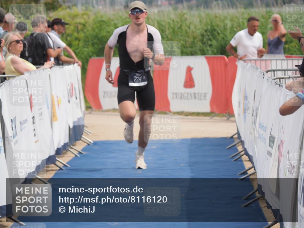 22.06.2025 - Viking Triathlon MichiJ http://msf.ph/oto/8116120 22.06.2025 14:56:04 Ziel 224 meine-sportfotos.de