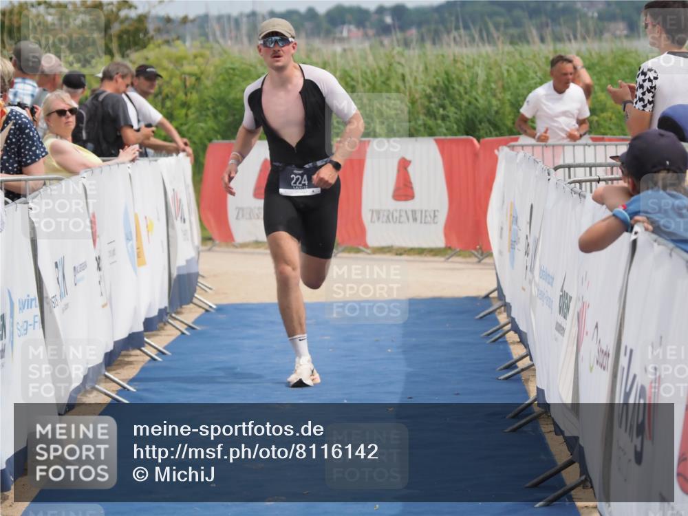 22.06.2025 - Viking Triathlon MichiJ http://msf.ph/oto/8116142 22.06.2025 14:56:05 Ziel 224 meine-sportfotos.de