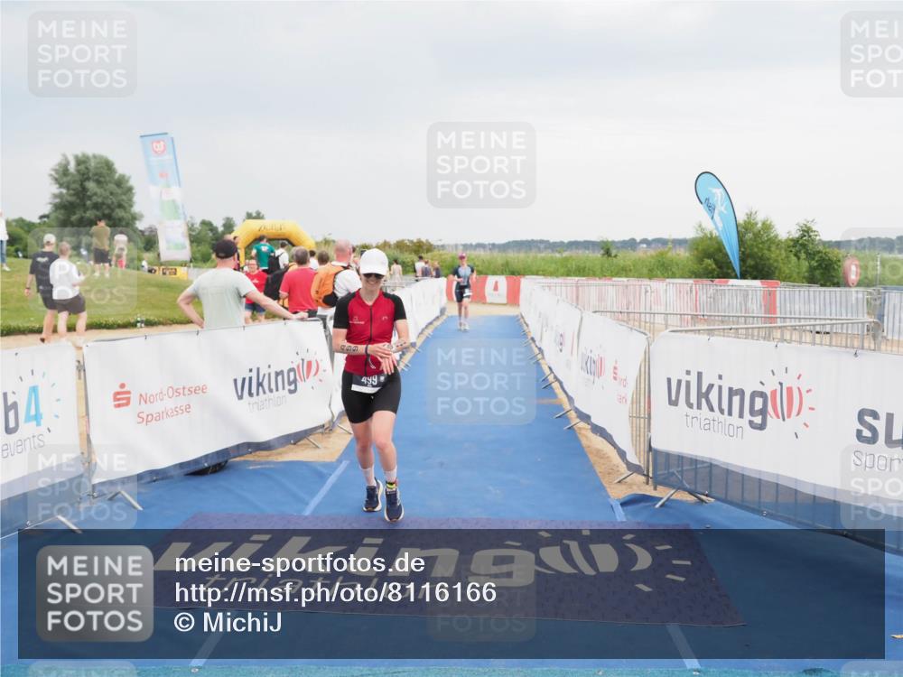 22.06.2025 - Viking Triathlon MichiJ http://msf.ph/oto/8116166 22.06.2025 16:49:56 Ziel 477, 499 meine-sportfotos.de