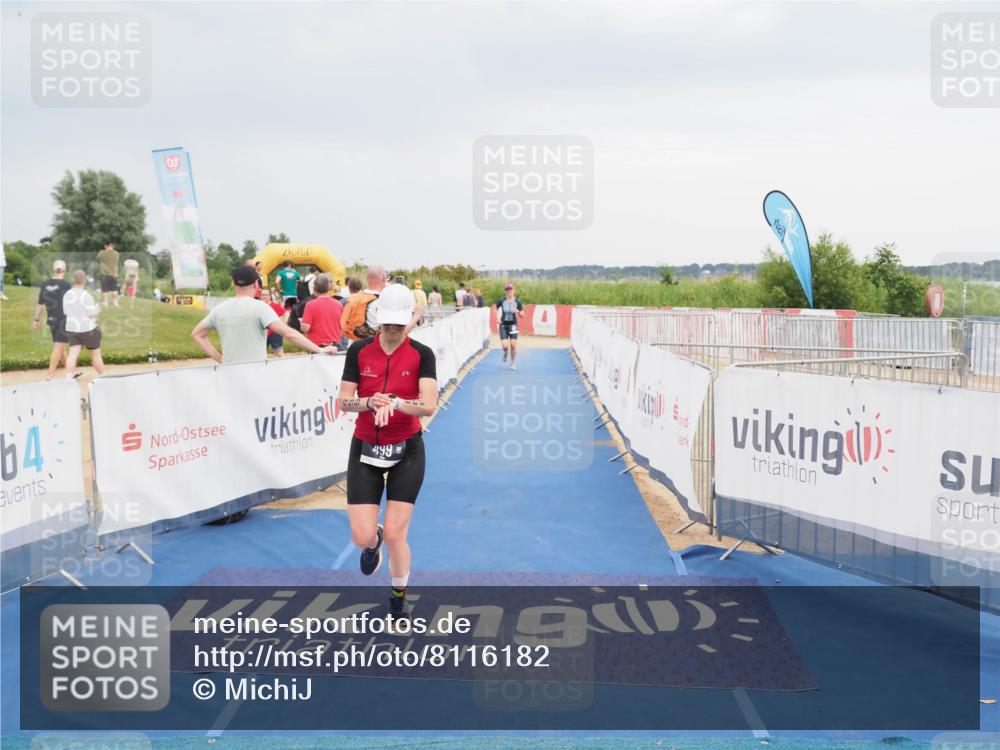 22.06.2025 - Viking Triathlon MichiJ http://msf.ph/oto/8116182 22.06.2025 16:49:56 Ziel 477, 499 meine-sportfotos.de