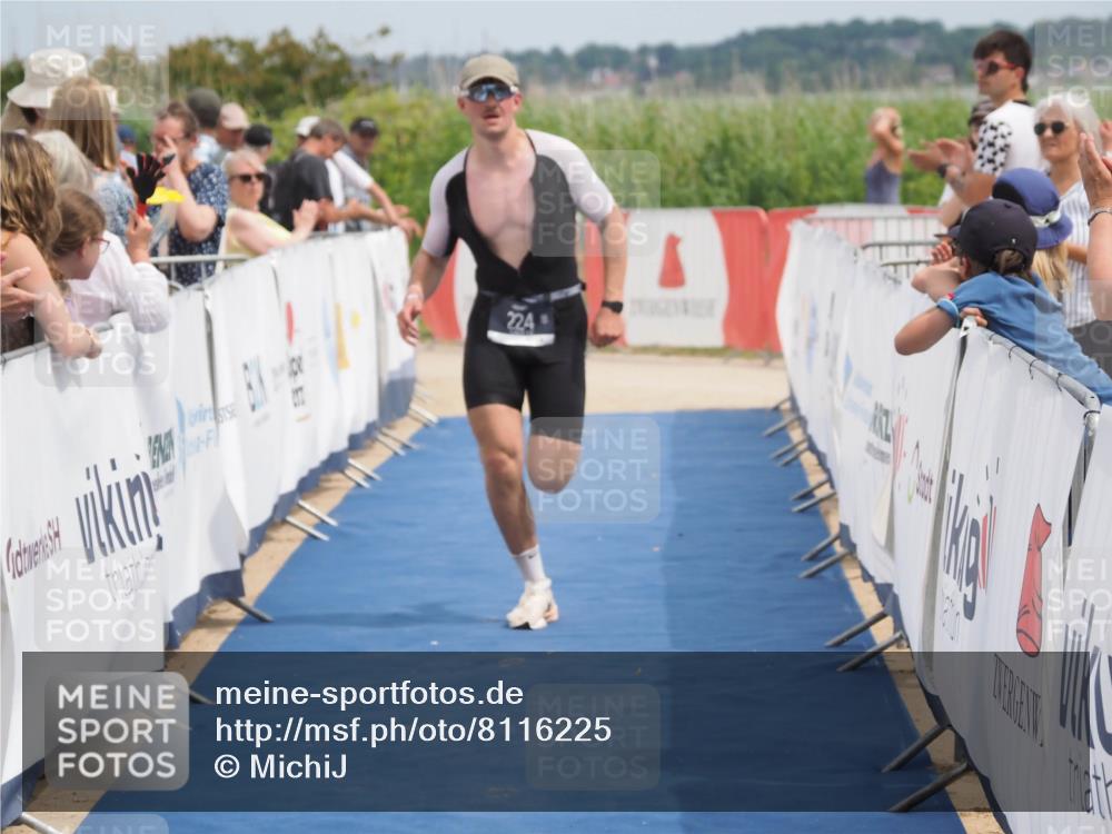 22.06.2025 - Viking Triathlon MichiJ http://msf.ph/oto/8116225 22.06.2025 14:56:05 Ziel 224 meine-sportfotos.de