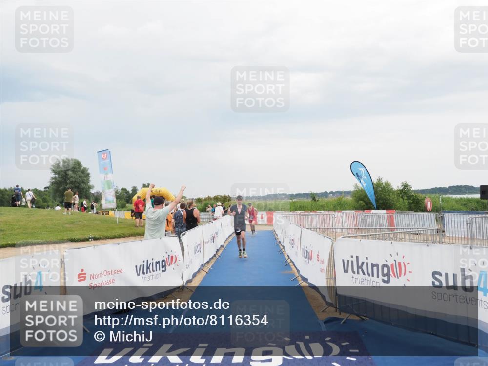 22.06.2025 - Viking Triathlon MichiJ http://msf.ph/oto/8116354 22.06.2025 16:50:53 Ziel 213, 353 meine-sportfotos.de
