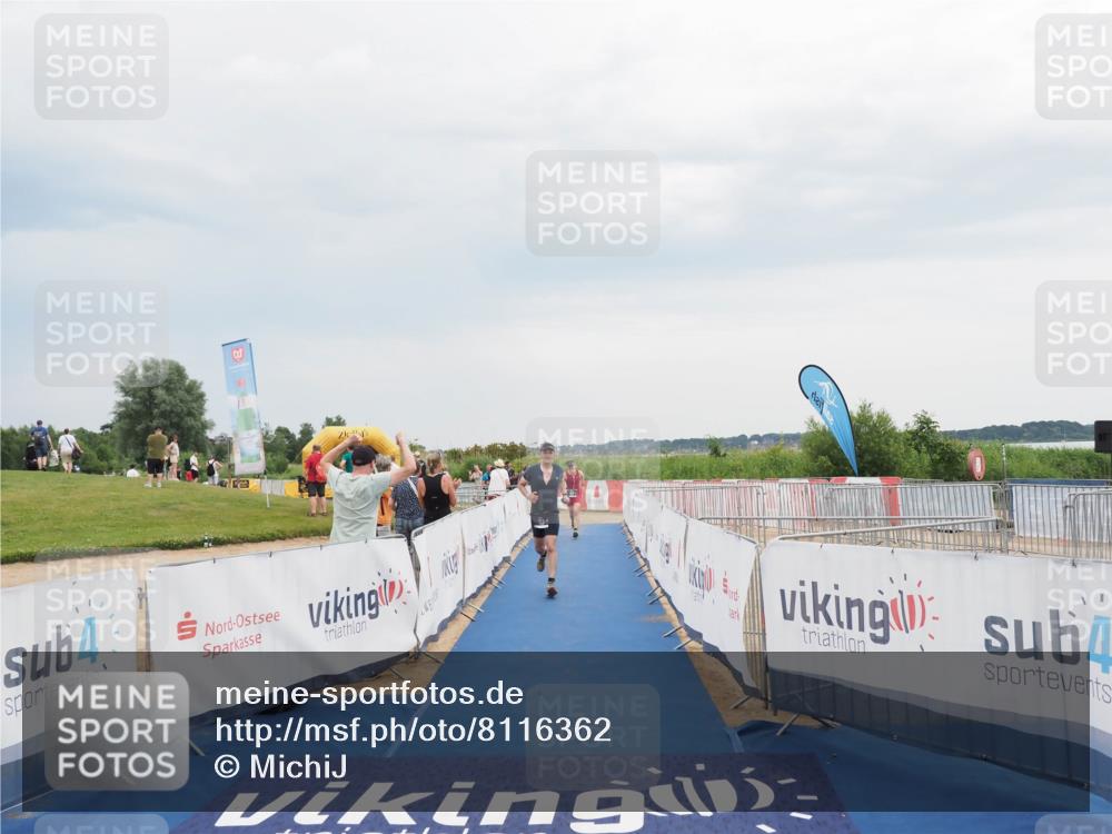 22.06.2025 - Viking Triathlon MichiJ http://msf.ph/oto/8116362 22.06.2025 16:50:53 Ziel 213, 353 meine-sportfotos.de
