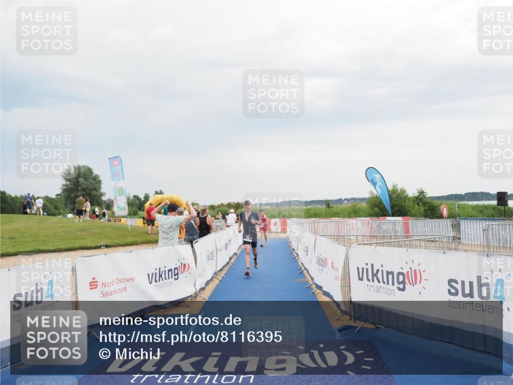 22.06.2025 - Viking Triathlon MichiJ http://msf.ph/oto/8116395 22.06.2025 16:50:53 Ziel 213, 353 meine-sportfotos.de