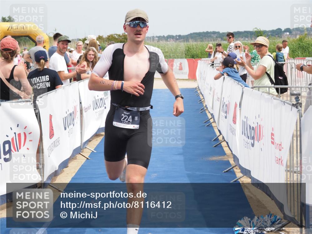 22.06.2025 - Viking Triathlon MichiJ http://msf.ph/oto/8116412 22.06.2025 14:56:07 Ziel 224 meine-sportfotos.de