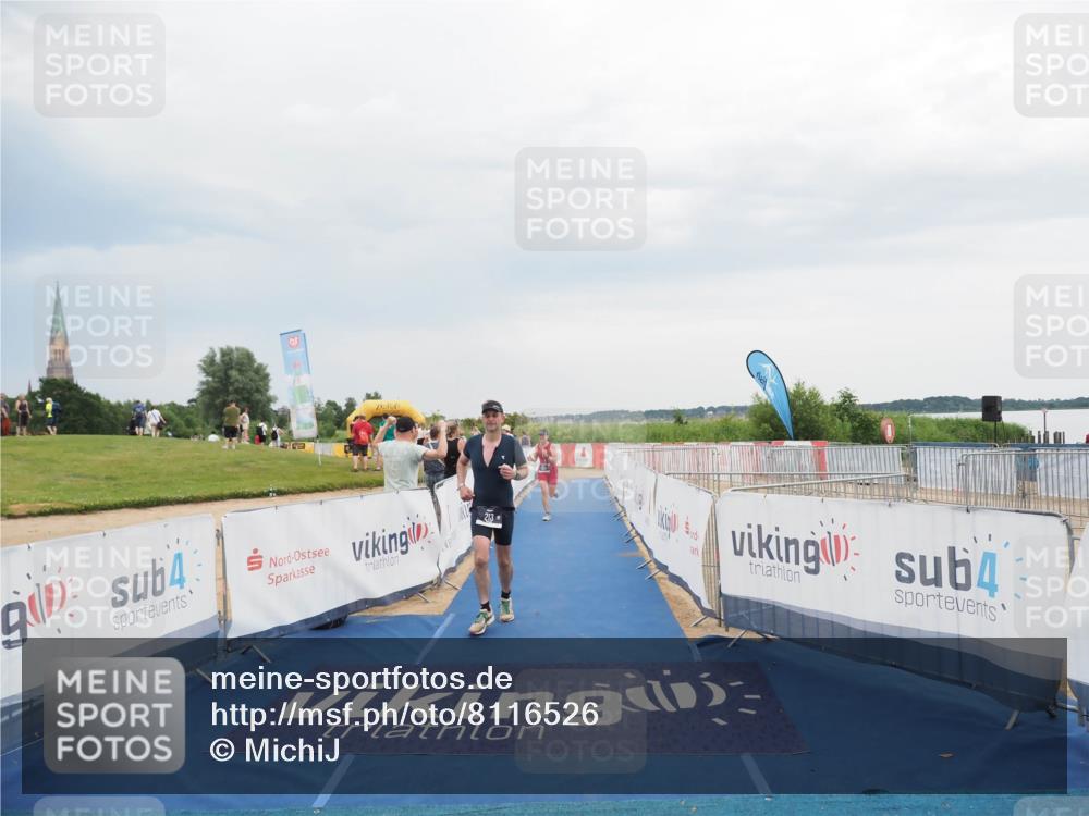 22.06.2025 - Viking Triathlon MichiJ http://msf.ph/oto/8116526 22.06.2025 16:50:55 Ziel 213, 353 meine-sportfotos.de