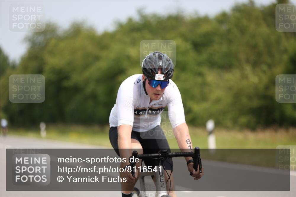 22.06.2025 - Viking Triathlon Yannick Fuchs http://msf.ph/oto/8116541 22.06.2025 12:20:07 Radfahren 115, 146, 438, 611, 614 meine-sportfotos.de