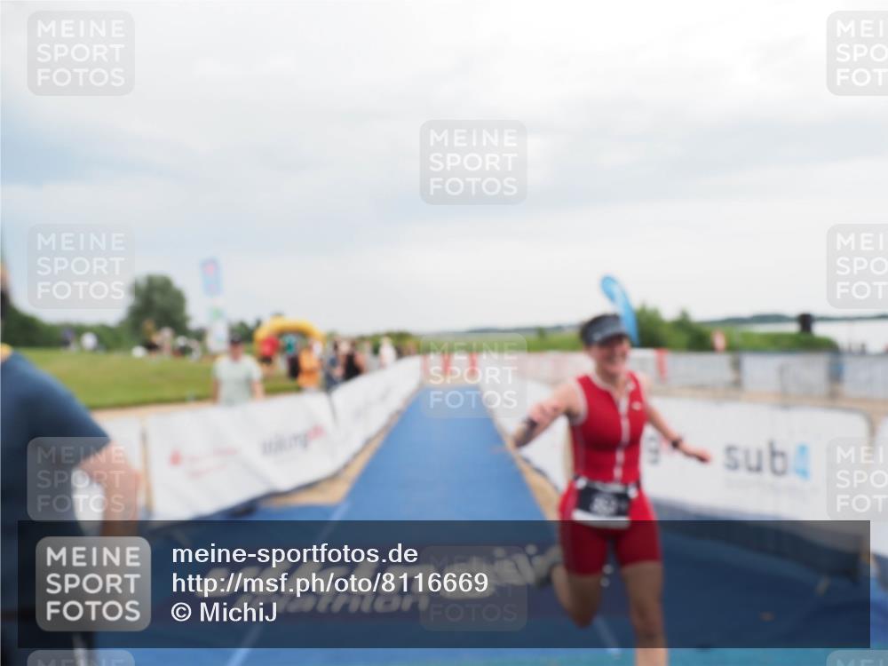 22.06.2025 - Viking Triathlon MichiJ http://msf.ph/oto/8116669 22.06.2025 16:50:58 Ziel 213, 353 meine-sportfotos.de