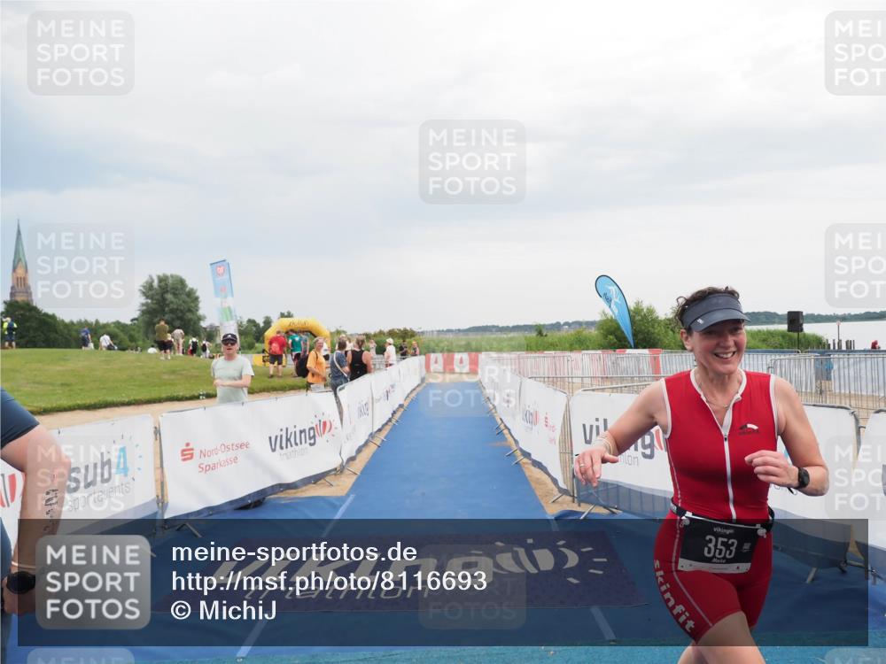 22.06.2025 - Viking Triathlon MichiJ http://msf.ph/oto/8116693 22.06.2025 16:50:58 Ziel 213, 353 meine-sportfotos.de