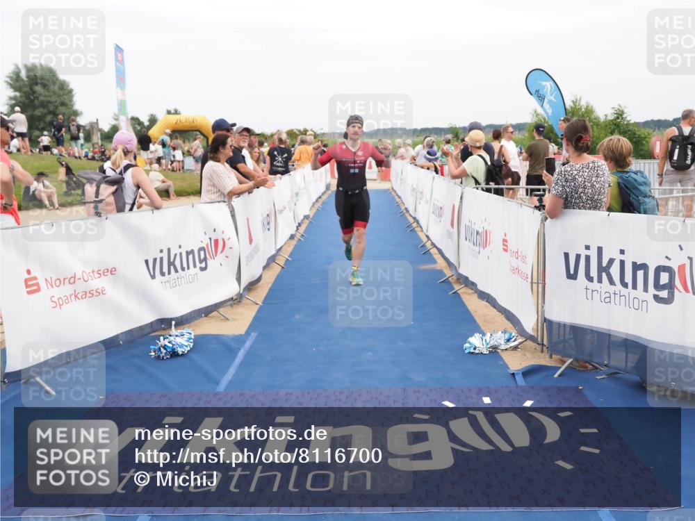 22.06.2025 - Viking Triathlon MichiJ http://msf.ph/oto/8116700 22.06.2025 15:06:59 Ziel 429 meine-sportfotos.de