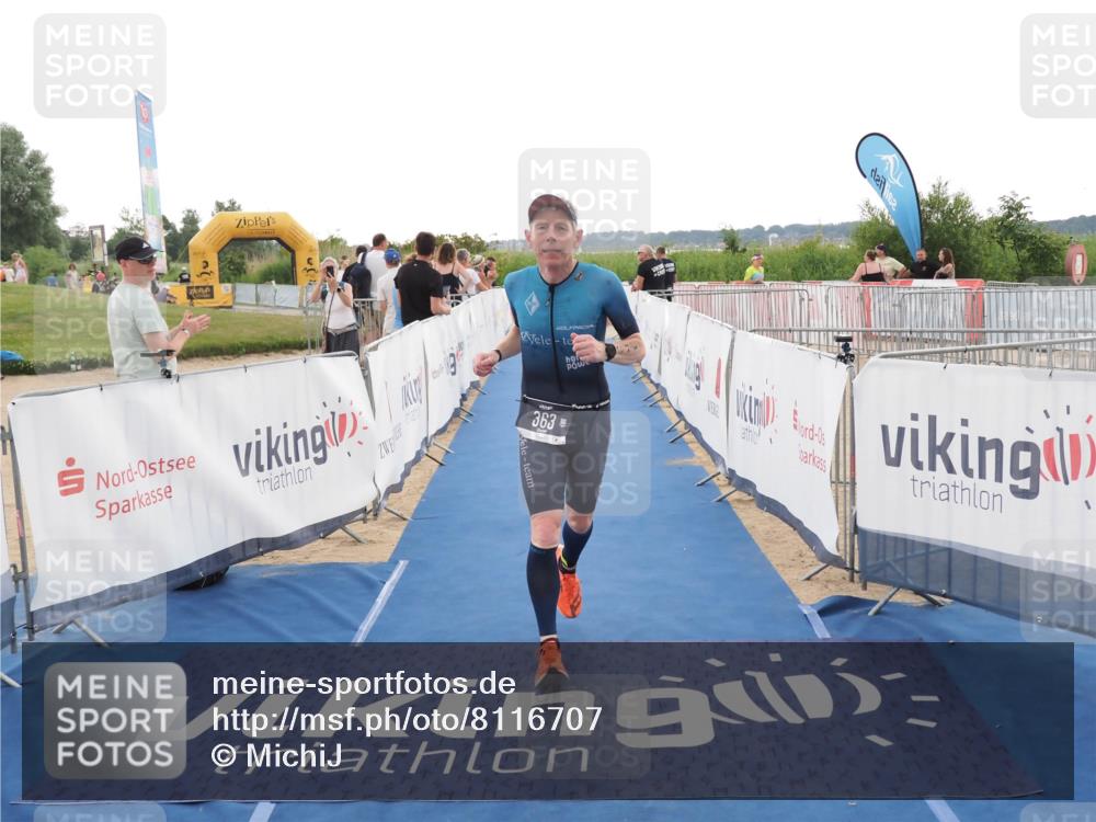 22.06.2025 - Viking Triathlon MichiJ http://msf.ph/oto/8116707 22.06.2025 16:27:24 Ziel 308, 363 meine-sportfotos.de