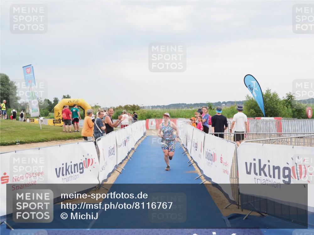22.06.2025 - Viking Triathlon MichiJ http://msf.ph/oto/8116767 22.06.2025 16:51:56 Ziel 192 meine-sportfotos.de