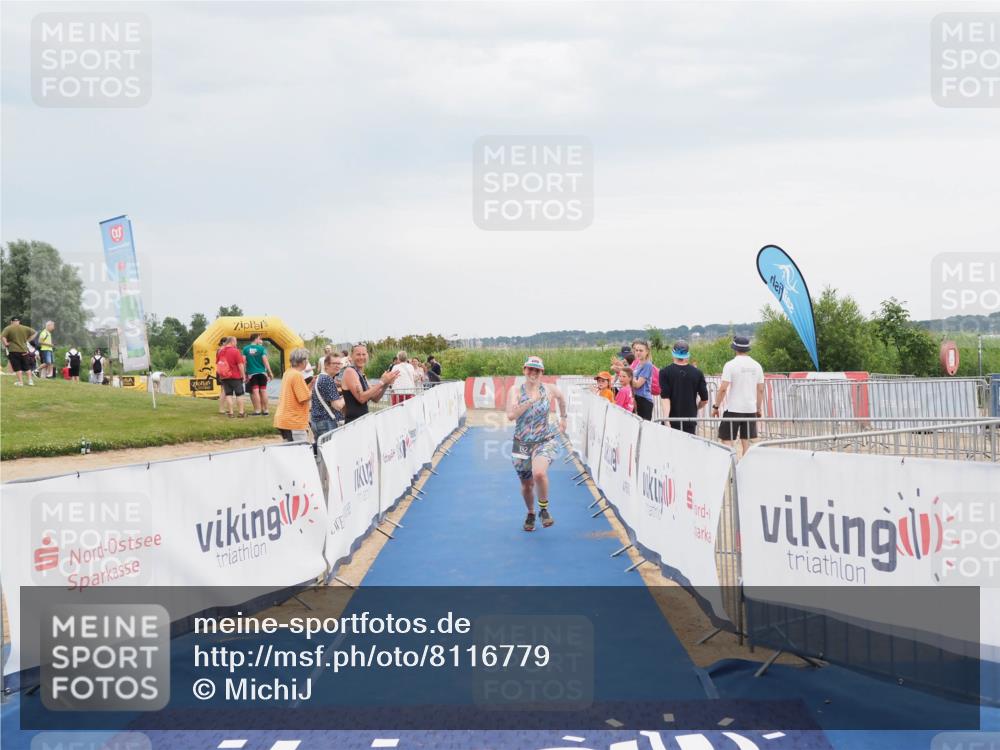 22.06.2025 - Viking Triathlon MichiJ http://msf.ph/oto/8116779 22.06.2025 16:51:56 Ziel 192 meine-sportfotos.de