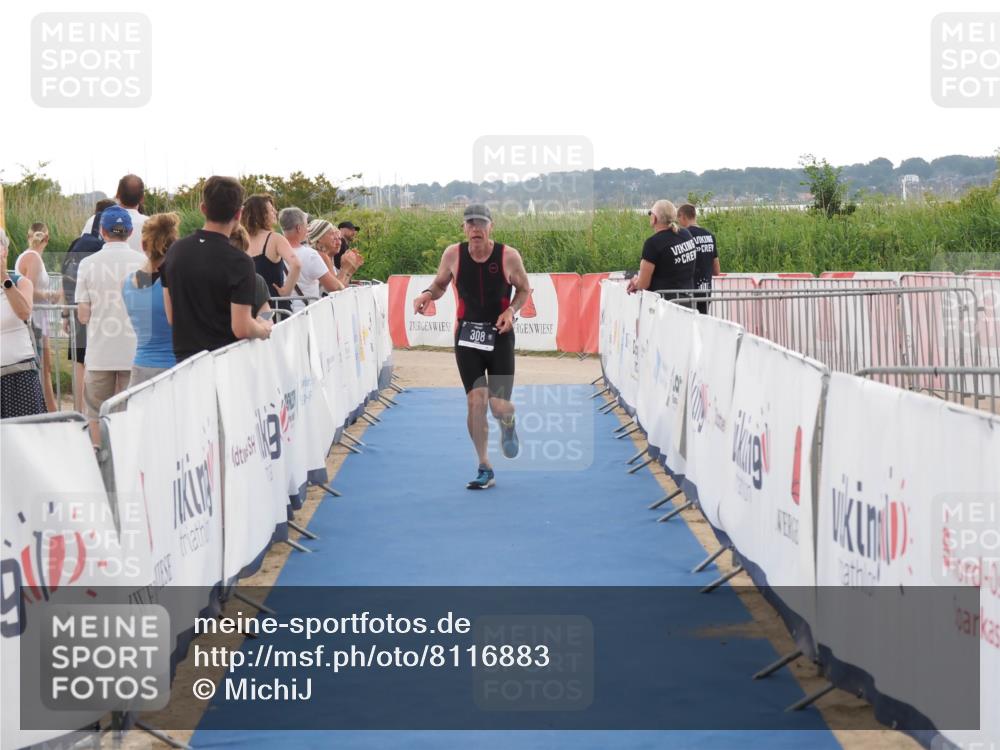 22.06.2025 - Viking Triathlon MichiJ http://msf.ph/oto/8116883 22.06.2025 16:27:26 Ziel 308, 363 meine-sportfotos.de