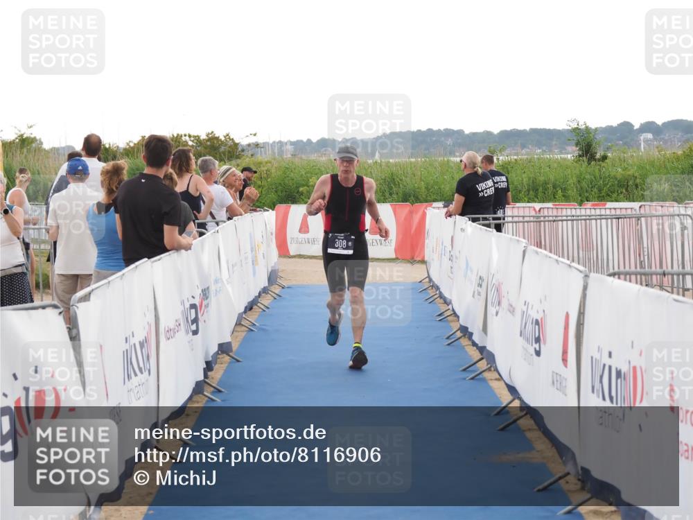22.06.2025 - Viking Triathlon MichiJ http://msf.ph/oto/8116906 22.06.2025 16:27:26 Ziel 308, 363 meine-sportfotos.de
