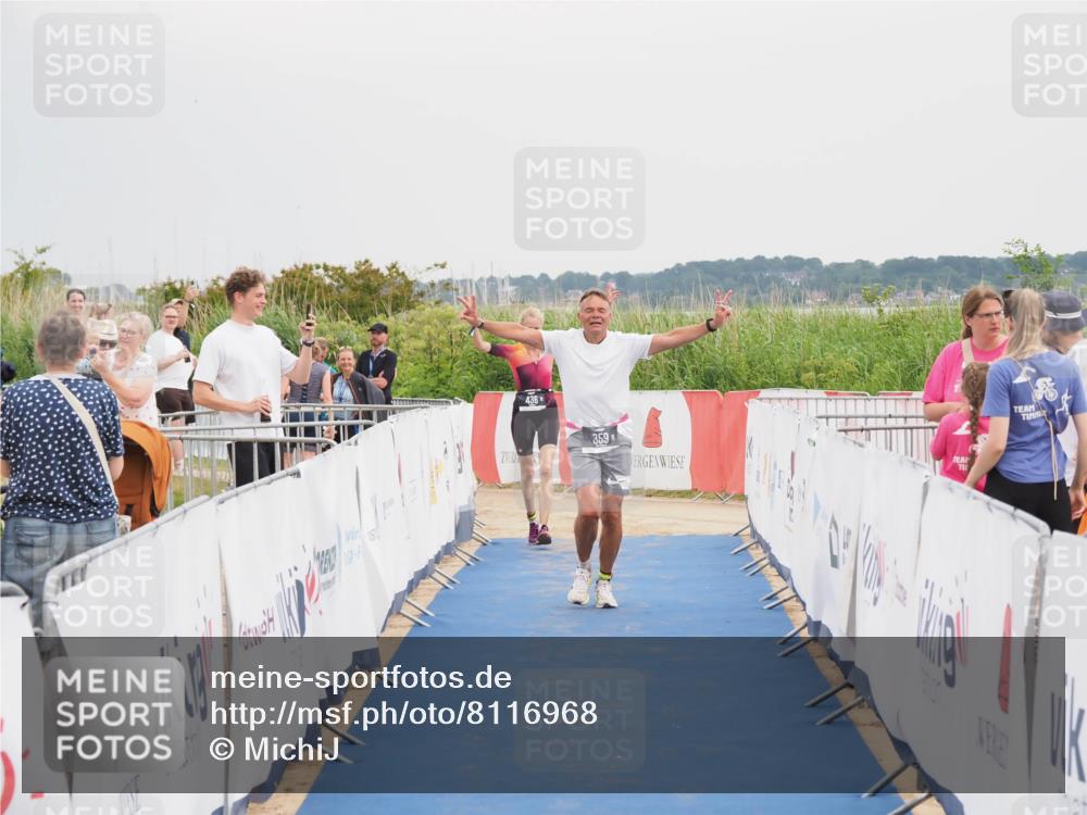 22.06.2025 - Viking Triathlon MichiJ http://msf.ph/oto/8116968 22.06.2025 16:53:31 Ziel 359, 436 meine-sportfotos.de