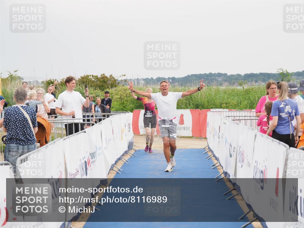 22.06.2025 - Viking Triathlon MichiJ http://msf.ph/oto/8116989 22.06.2025 16:53:31 Ziel 359, 436 meine-sportfotos.de