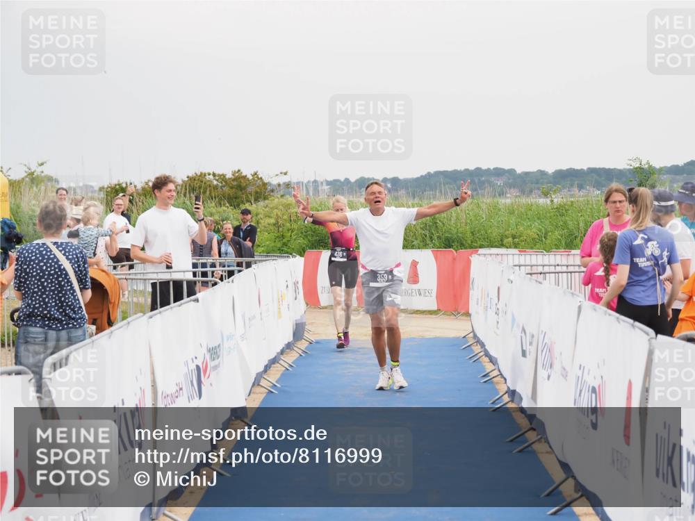 22.06.2025 - Viking Triathlon MichiJ http://msf.ph/oto/8116999 22.06.2025 16:53:31 Ziel 359, 436 meine-sportfotos.de