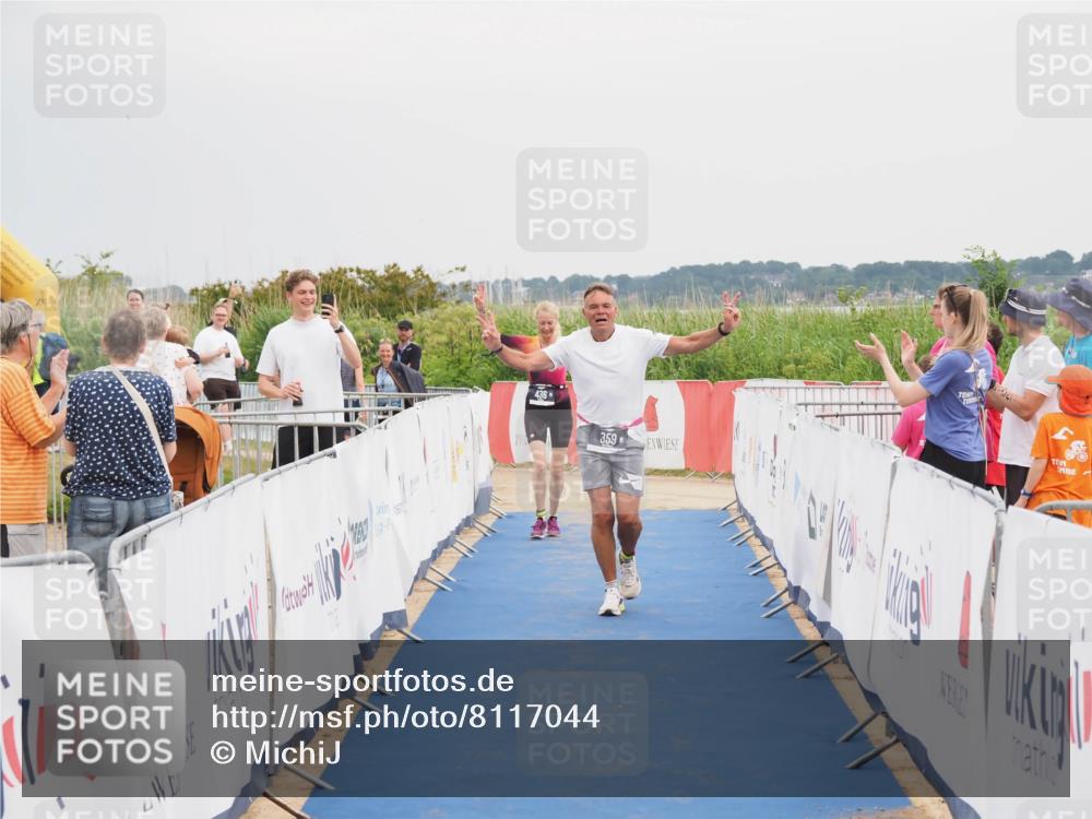 22.06.2025 - Viking Triathlon MichiJ http://msf.ph/oto/8117044 22.06.2025 16:53:32 Ziel 359, 436 meine-sportfotos.de