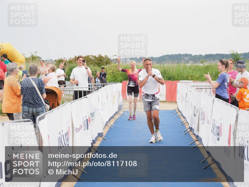 22.06.2025 - Viking Triathlon MichiJ http://msf.ph/oto/8117108 22.06.2025 16:53:33 Ziel 359, 436 meine-sportfotos.de