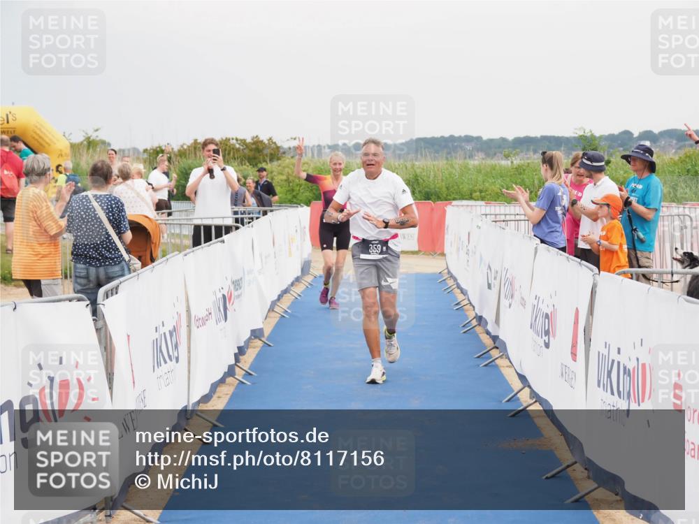22.06.2025 - Viking Triathlon MichiJ http://msf.ph/oto/8117156 22.06.2025 16:53:33 Ziel 359, 436 meine-sportfotos.de
