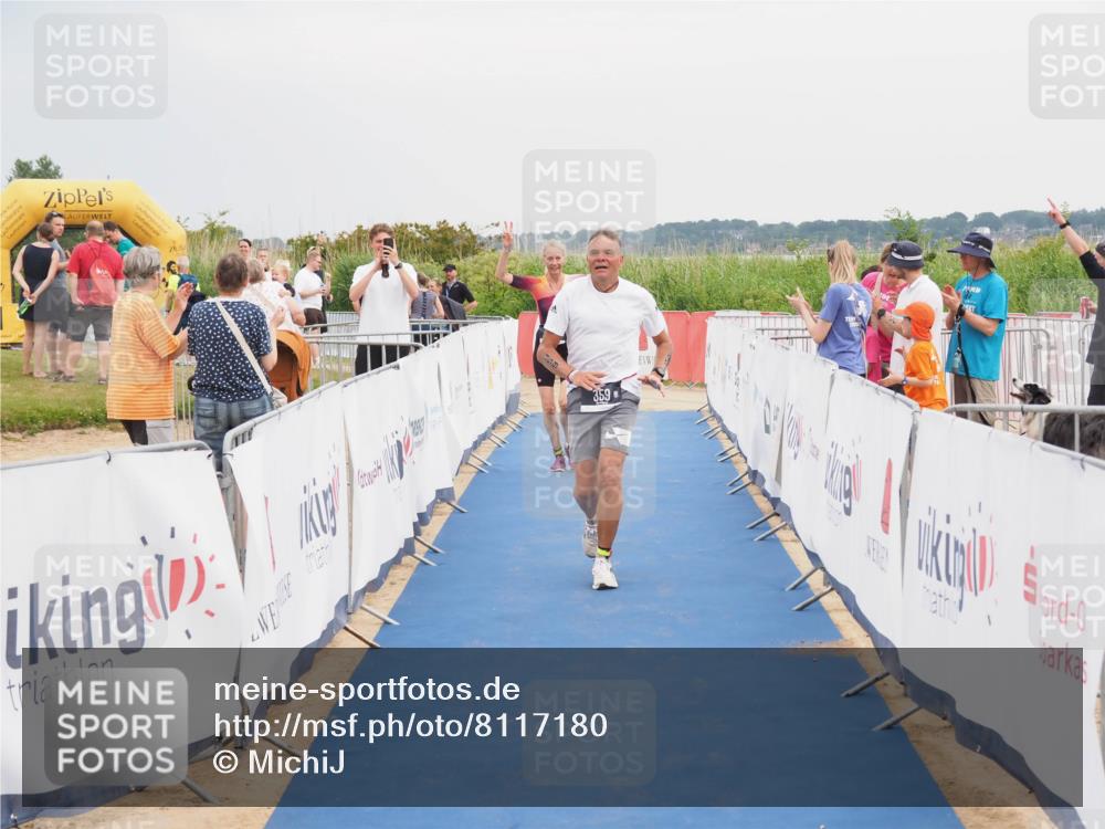 22.06.2025 - Viking Triathlon MichiJ http://msf.ph/oto/8117180 22.06.2025 16:53:34 Ziel 359, 436 meine-sportfotos.de