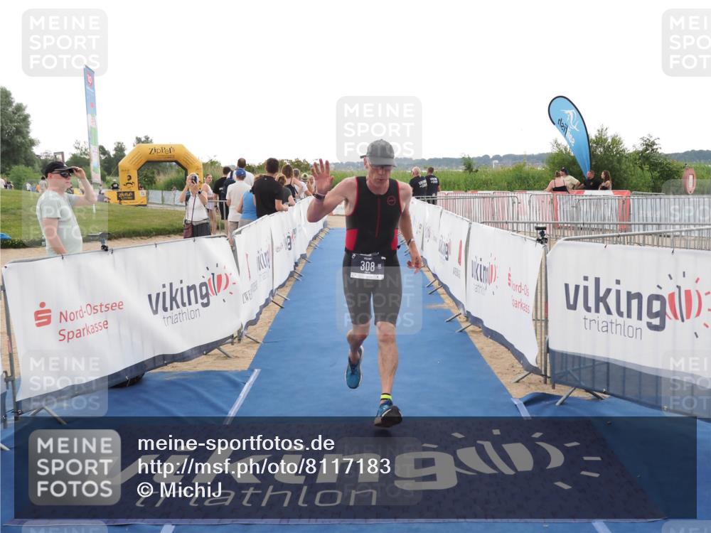 22.06.2025 - Viking Triathlon MichiJ http://msf.ph/oto/8117183 22.06.2025 16:27:29 Ziel 308 meine-sportfotos.de