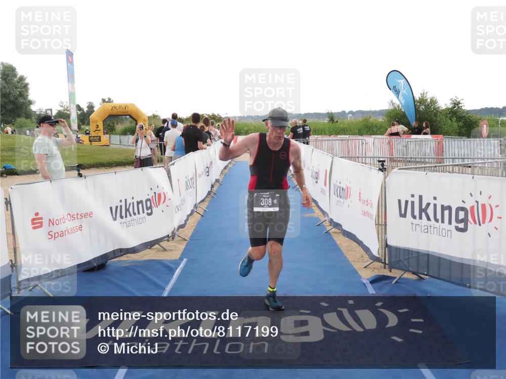 22.06.2025 - Viking Triathlon MichiJ http://msf.ph/oto/8117199 22.06.2025 16:27:29 Ziel 308 meine-sportfotos.de