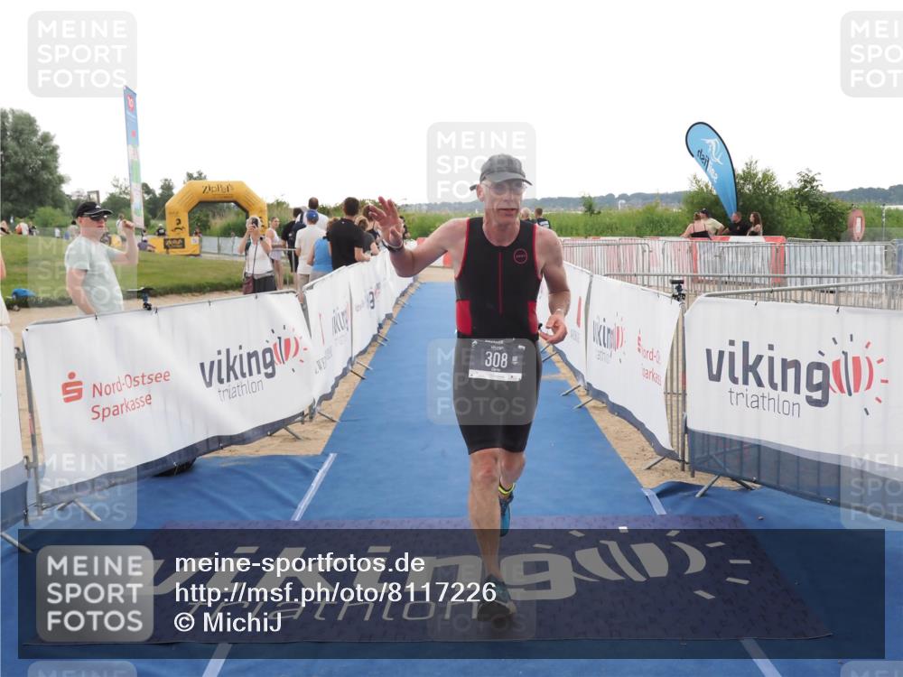 22.06.2025 - Viking Triathlon MichiJ http://msf.ph/oto/8117226 22.06.2025 16:27:30 Ziel 308 meine-sportfotos.de