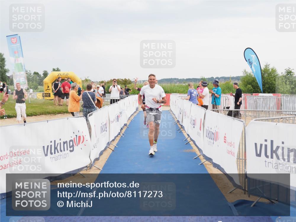 22.06.2025 - Viking Triathlon MichiJ http://msf.ph/oto/8117273 22.06.2025 16:53:35 Ziel 359, 436 meine-sportfotos.de