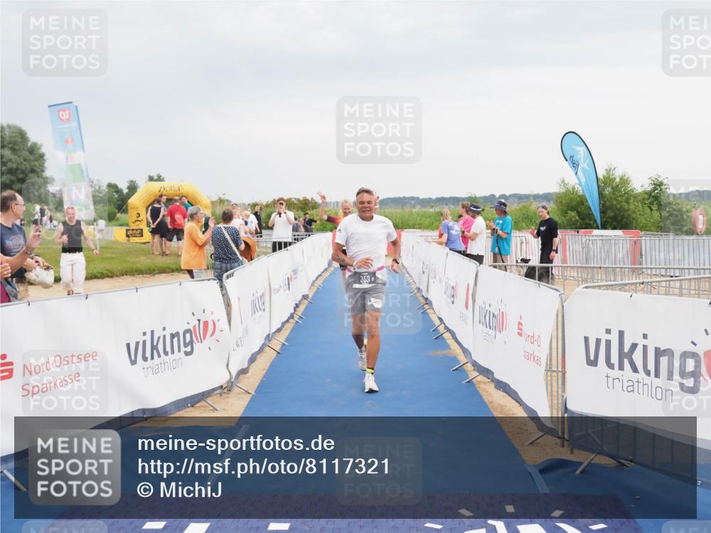 22.06.2025 - Viking Triathlon MichiJ http://msf.ph/oto/8117321 22.06.2025 16:53:35 Ziel 359, 436 meine-sportfotos.de