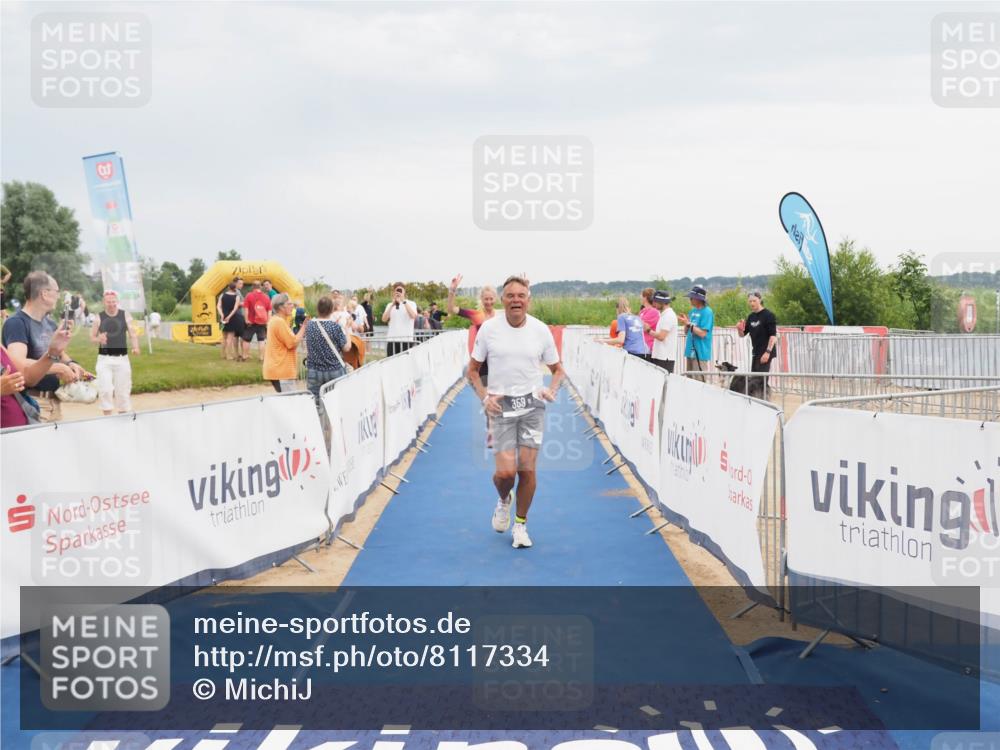 22.06.2025 - Viking Triathlon MichiJ http://msf.ph/oto/8117334 22.06.2025 16:53:35 Ziel 359, 436 meine-sportfotos.de