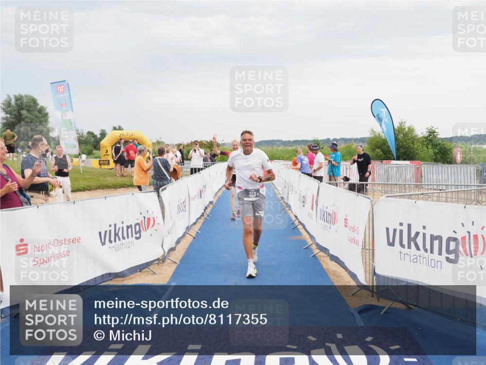 22.06.2025 - Viking Triathlon MichiJ http://msf.ph/oto/8117355 22.06.2025 16:53:35 Ziel 359, 436 meine-sportfotos.de