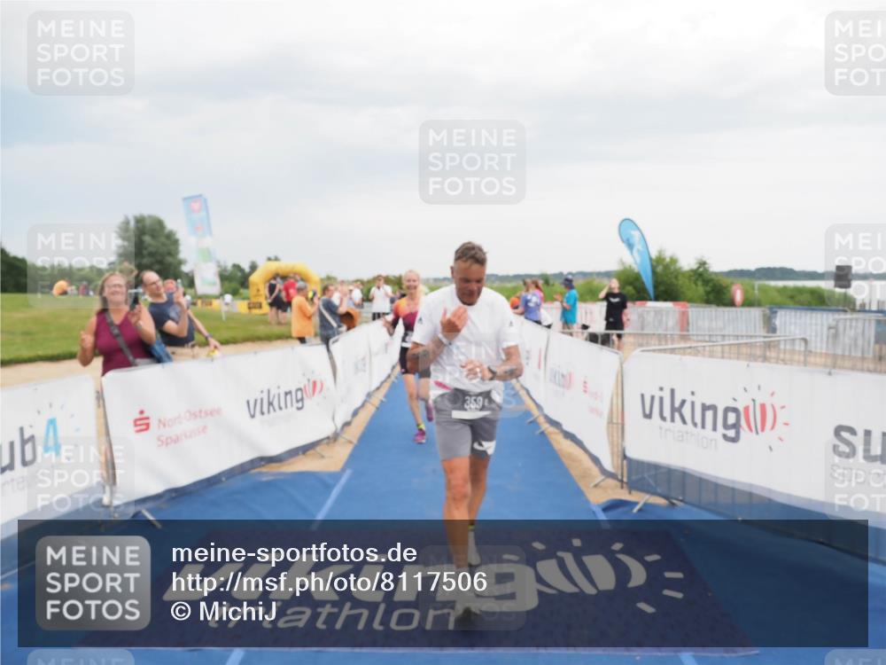 22.06.2025 - Viking Triathlon MichiJ http://msf.ph/oto/8117506 22.06.2025 16:53:37 Ziel 359, 436 meine-sportfotos.de