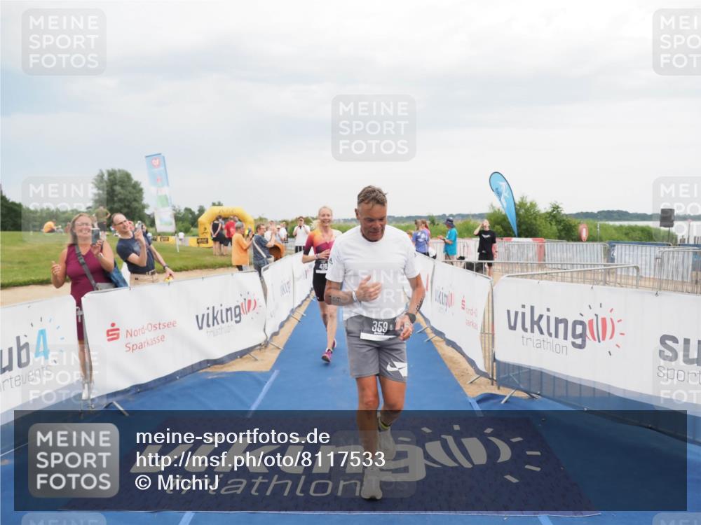 22.06.2025 - Viking Triathlon MichiJ http://msf.ph/oto/8117533 22.06.2025 16:53:37 Ziel 359, 436 meine-sportfotos.de