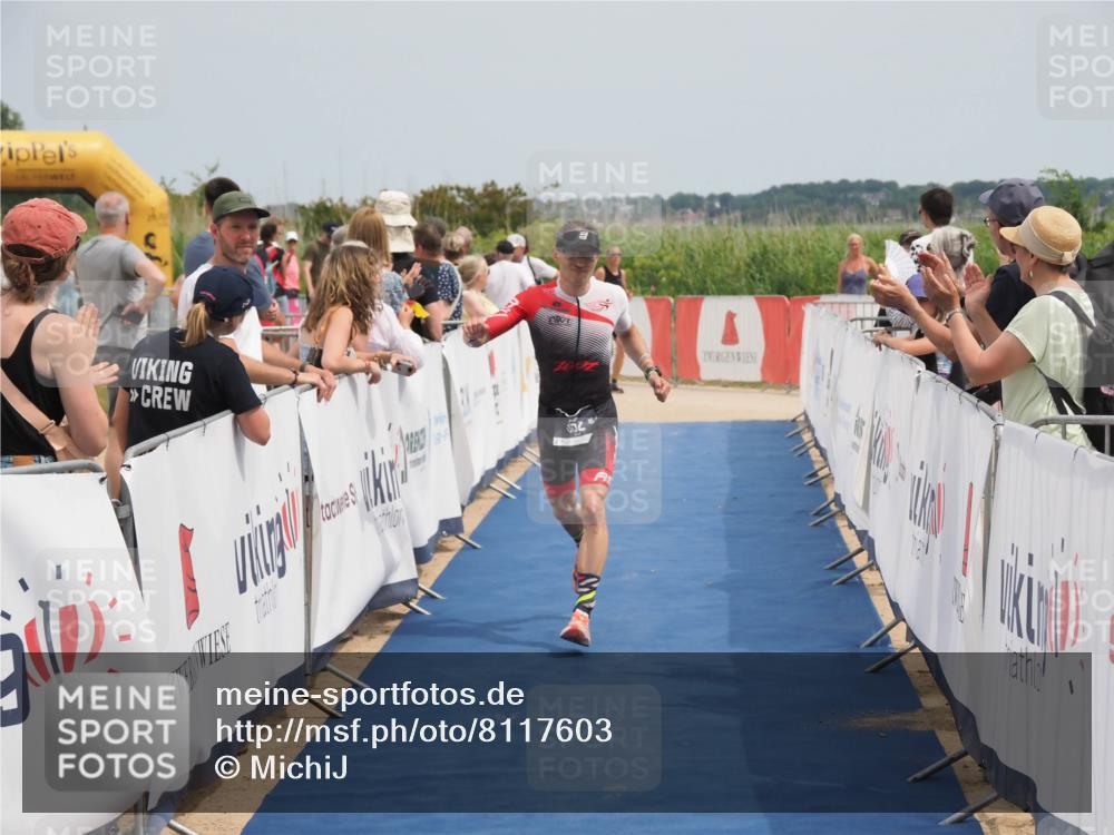 22.06.2025 - Viking Triathlon MichiJ http://msf.ph/oto/8117603 22.06.2025 14:56:39 Ziel 352 meine-sportfotos.de