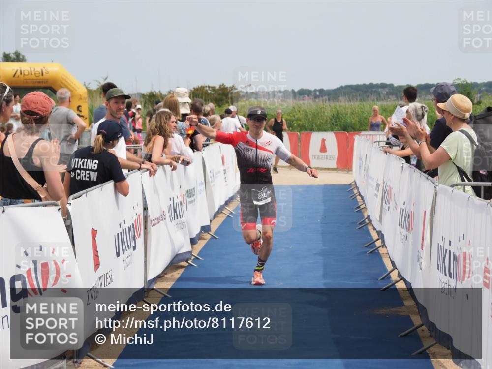 22.06.2025 - Viking Triathlon MichiJ http://msf.ph/oto/8117612 22.06.2025 14:56:39 Ziel 352 meine-sportfotos.de