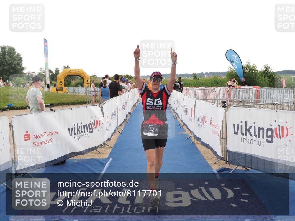 22.06.2025 - Viking Triathlon MichiJ http://msf.ph/oto/8117701 22.06.2025 16:27:48 Ziel 142, 633 meine-sportfotos.de