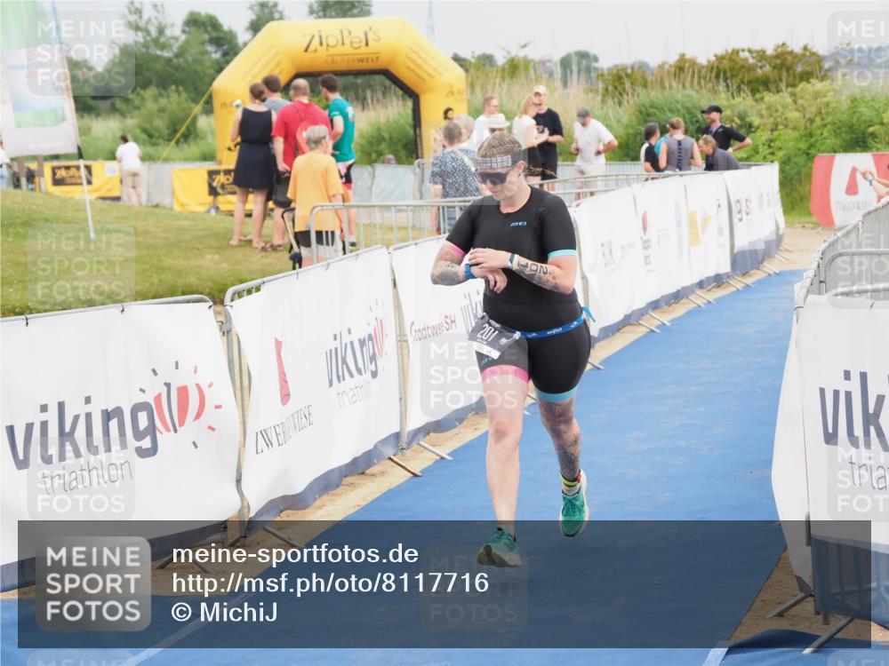 22.06.2025 - Viking Triathlon MichiJ http://msf.ph/oto/8117716 22.06.2025 16:54:15 Ziel 201 meine-sportfotos.de