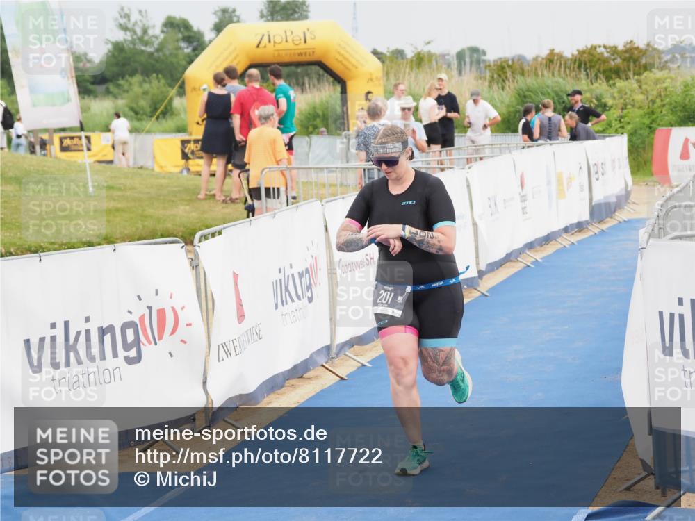 22.06.2025 - Viking Triathlon MichiJ http://msf.ph/oto/8117722 22.06.2025 16:54:15 Ziel 201 meine-sportfotos.de