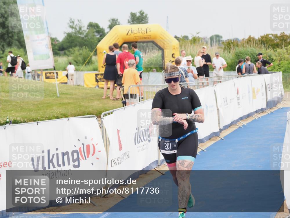 22.06.2025 - Viking Triathlon MichiJ http://msf.ph/oto/8117736 22.06.2025 16:54:15 Ziel 201 meine-sportfotos.de