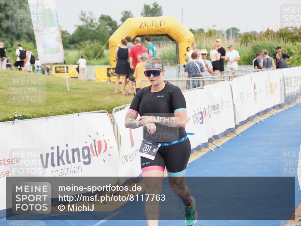 22.06.2025 - Viking Triathlon MichiJ http://msf.ph/oto/8117763 22.06.2025 16:54:16 Ziel 201 meine-sportfotos.de