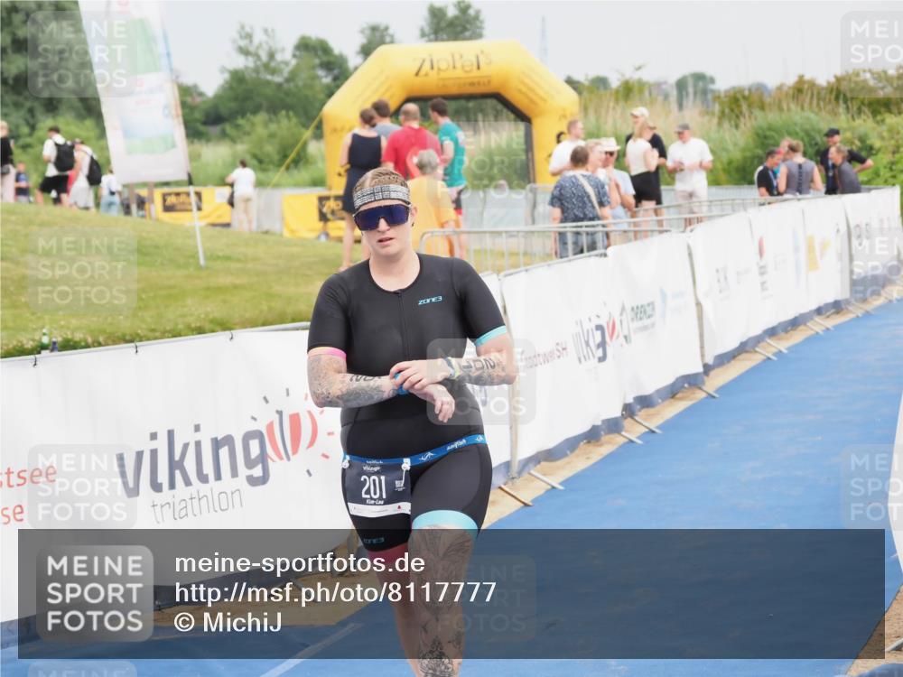 22.06.2025 - Viking Triathlon MichiJ http://msf.ph/oto/8117777 22.06.2025 16:54:16 Ziel 201 meine-sportfotos.de