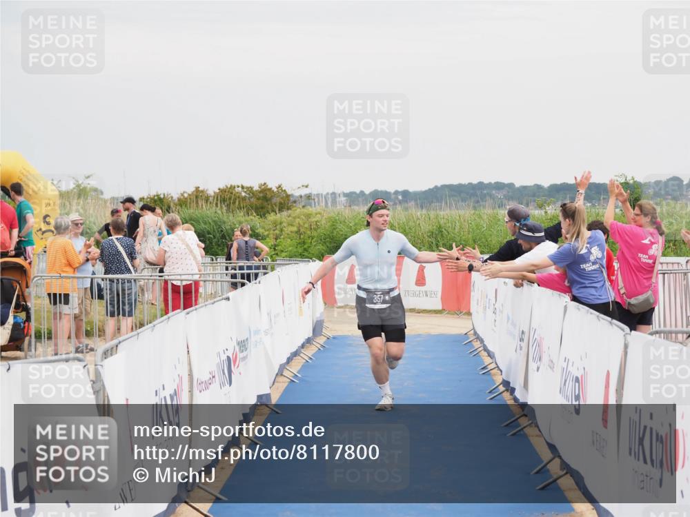 22.06.2025 - Viking Triathlon MichiJ http://msf.ph/oto/8117800 22.06.2025 16:55:23 Ziel 357 meine-sportfotos.de