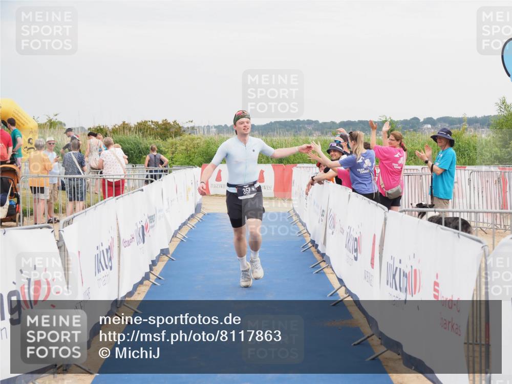 22.06.2025 - Viking Triathlon MichiJ http://msf.ph/oto/8117863 22.06.2025 16:55:24 Ziel 357 meine-sportfotos.de