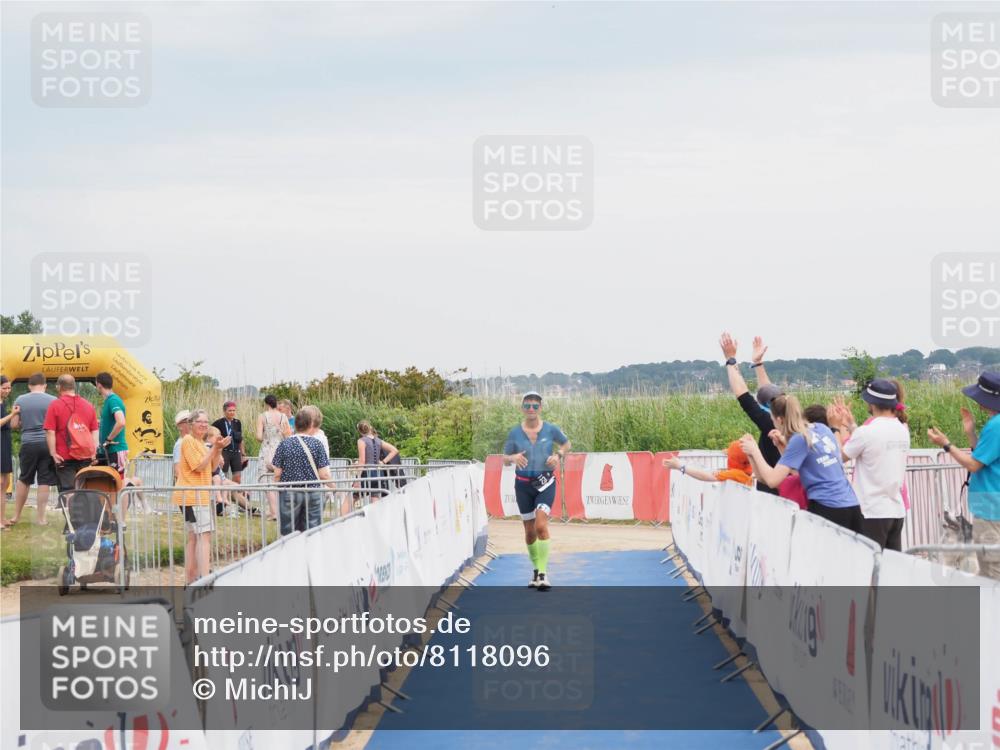 22.06.2025 - Viking Triathlon MichiJ http://msf.ph/oto/8118096 22.06.2025 16:56:11 Ziel 23 meine-sportfotos.de
