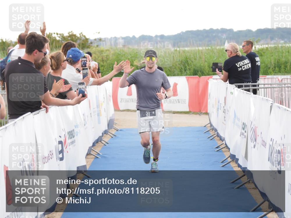 22.06.2025 - Viking Triathlon MichiJ http://msf.ph/oto/8118205 22.06.2025 16:28:05 Ziel 31, 285 meine-sportfotos.de