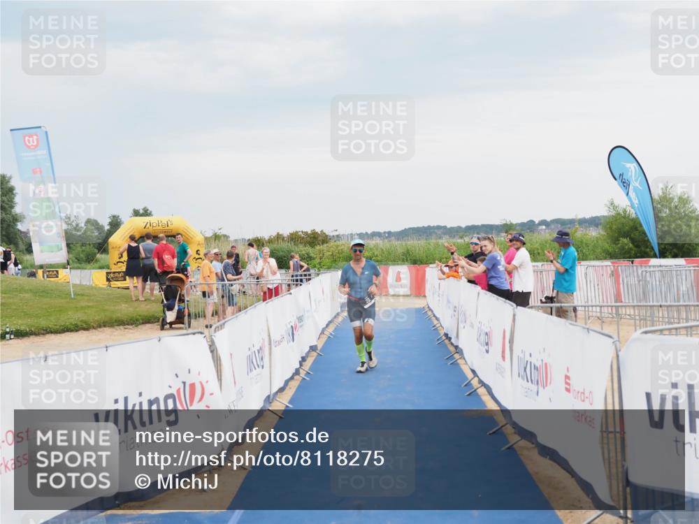 22.06.2025 - Viking Triathlon MichiJ http://msf.ph/oto/8118275 22.06.2025 16:56:14 Ziel 23 meine-sportfotos.de