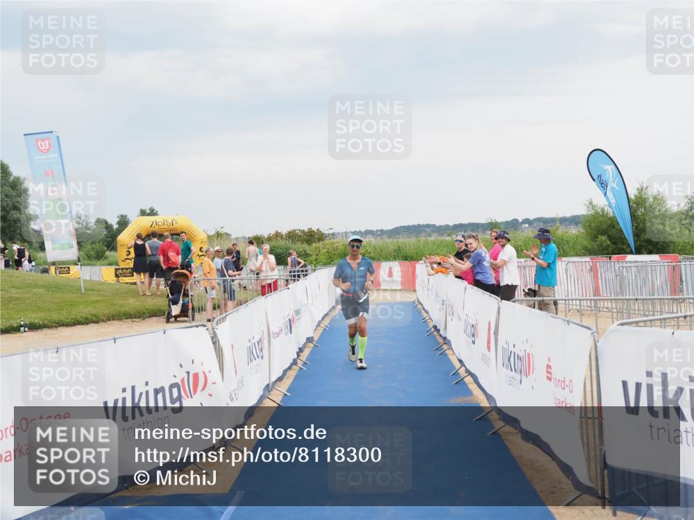 22.06.2025 - Viking Triathlon MichiJ http://msf.ph/oto/8118300 22.06.2025 16:56:15 Ziel 23 meine-sportfotos.de